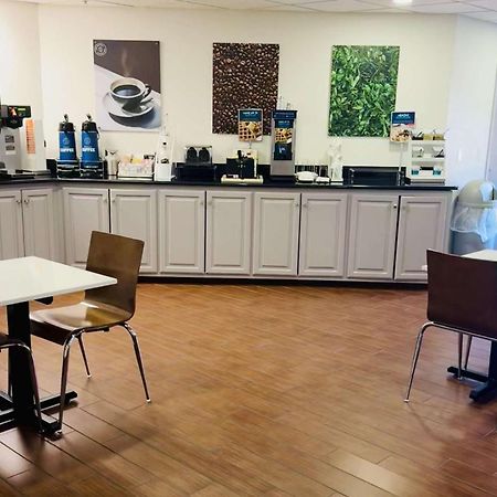 Hotel Clarion Pointe Albemarle Zewnętrze zdjęcie
