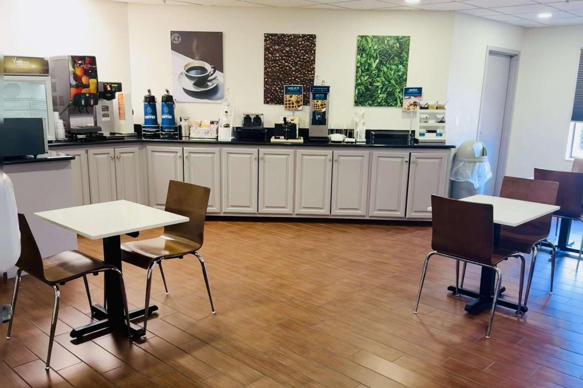 Hotel Clarion Pointe Albemarle Zewnętrze zdjęcie