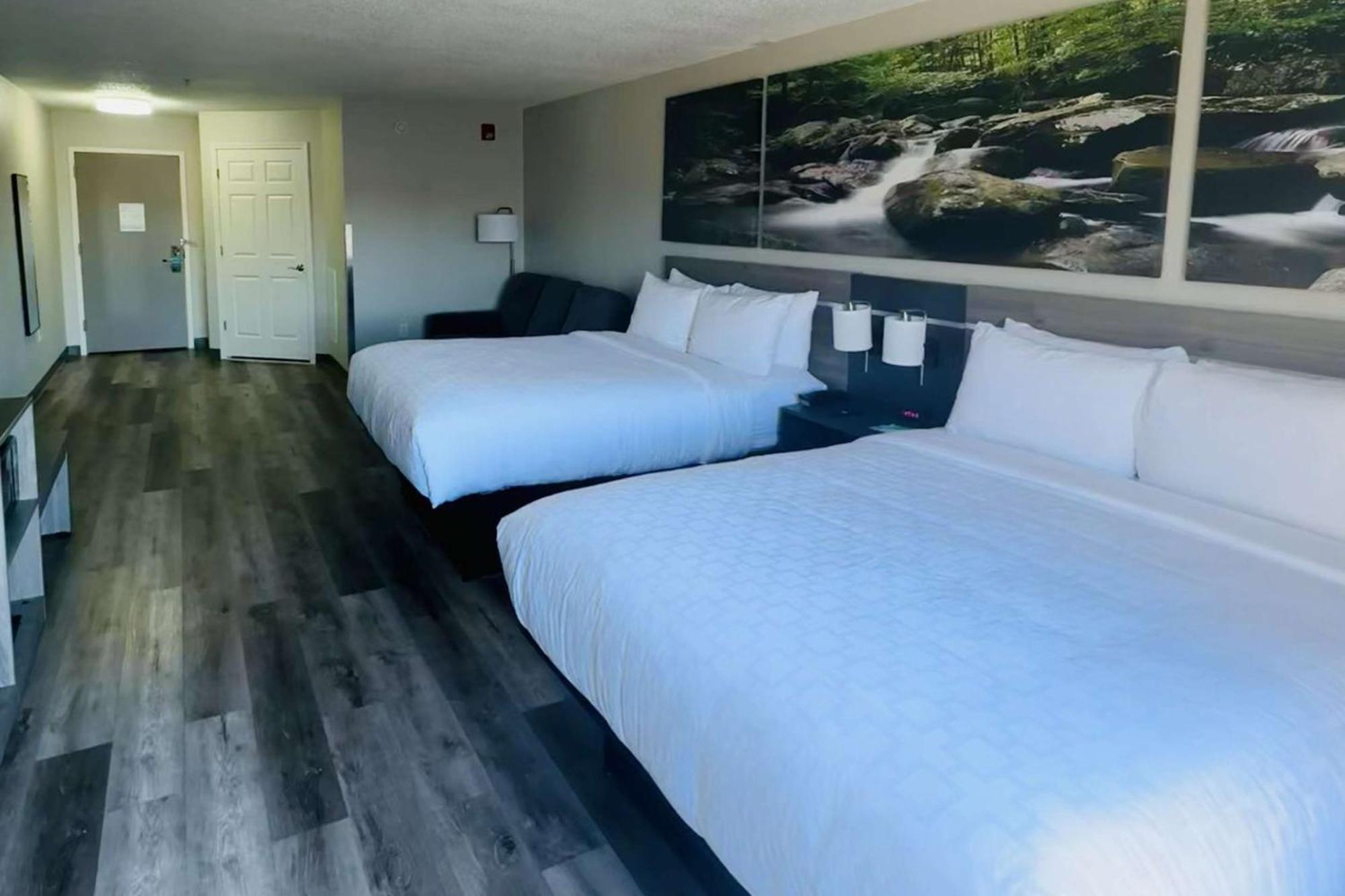 Hotel Clarion Pointe Albemarle Zewnętrze zdjęcie