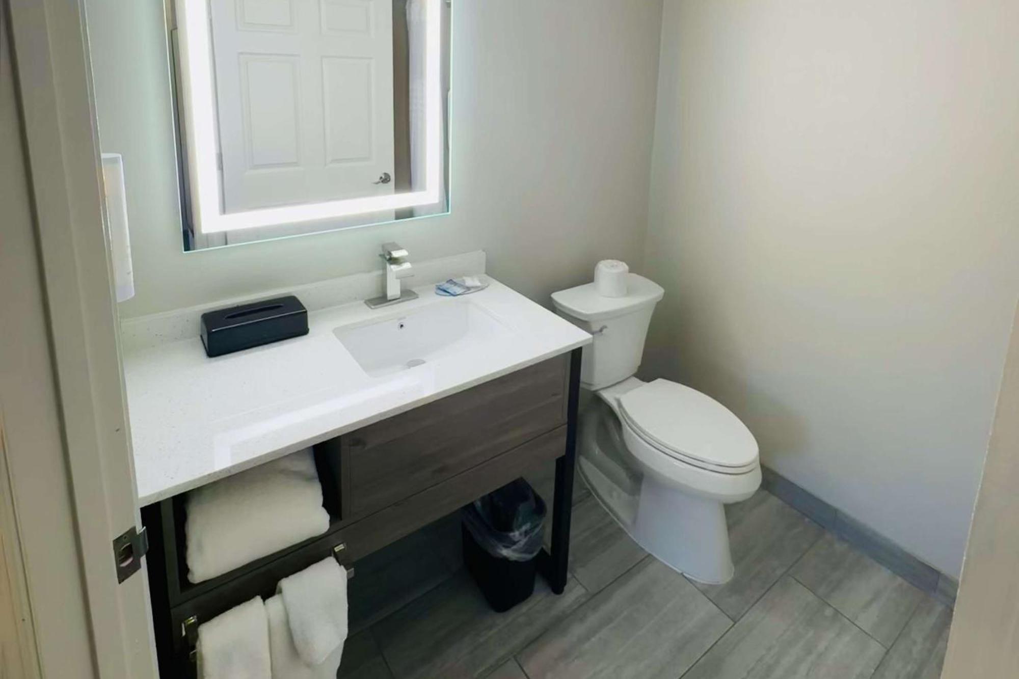 Hotel Clarion Pointe Albemarle Zewnętrze zdjęcie