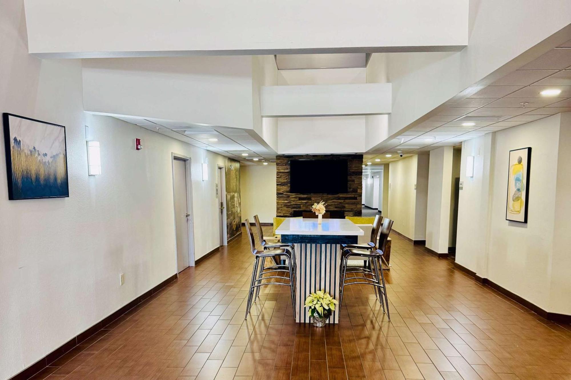 Hotel Clarion Pointe Albemarle Zewnętrze zdjęcie